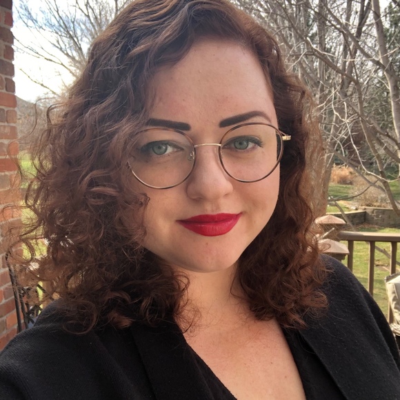 Meet your Posher, Elise - Picture 1 of 1